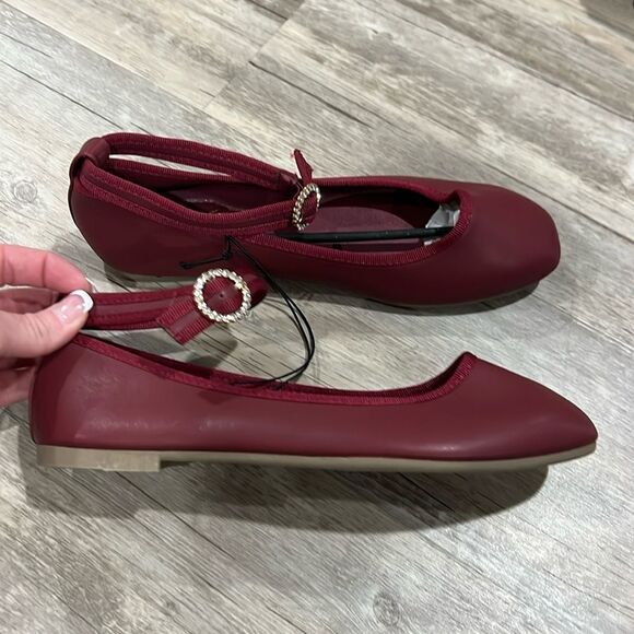 womens flats - Picture 1 of 2
